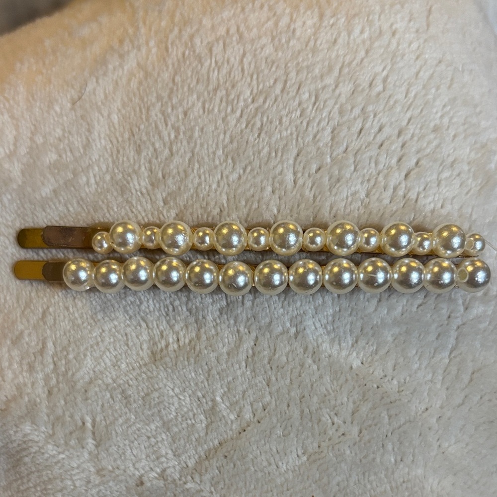 Pearl Olive & Piper hair clips